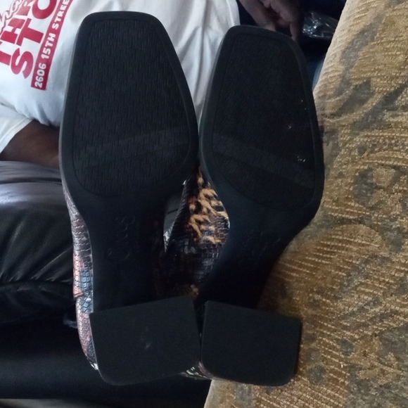 Sam Edelman Cirus Rattle Snake Skin Booties - Picture 6 of 6